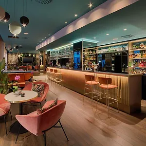 **** Hotel Nh Collection Touring Italien